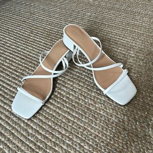 Marc Fisher White Short Block Heels Alligator Skin Style Minimal Size 11